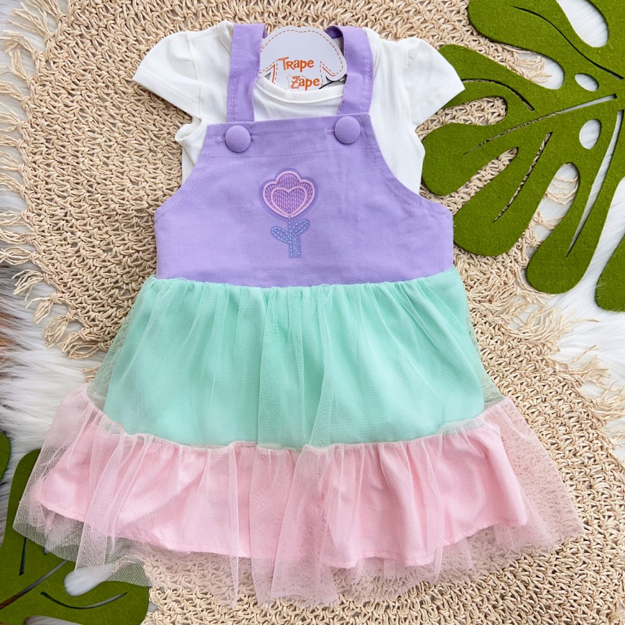 Conj. Body Manga Curta e Salopete Três Marias em Tule com Flor - Lilás e Verde